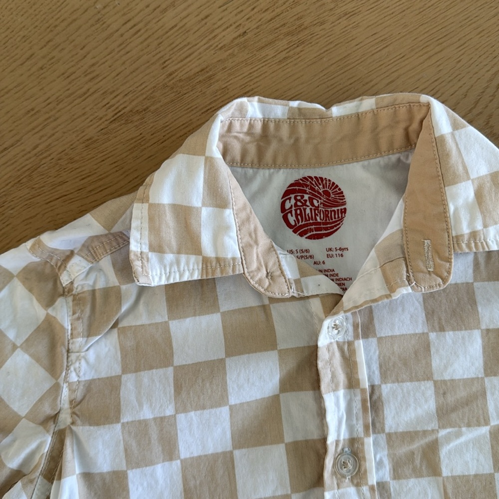 C&C CALIFORNIA Checkered Short Sleeve Shirt - Beige and White Small - Picture 2 of 4